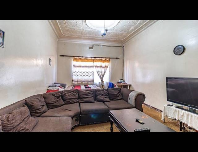 4 BEDROOM HOUSE FOR SALE IN BEZUIDENHOUT VALLEY